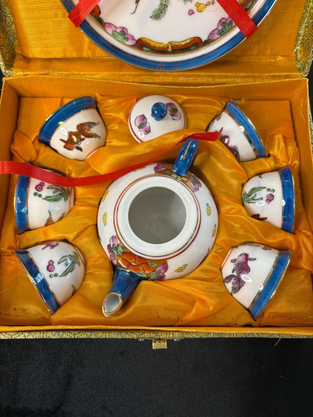 Vintage Chinese Miniature Fish-Themed Tea Serving Set - Picture 4 of 16
